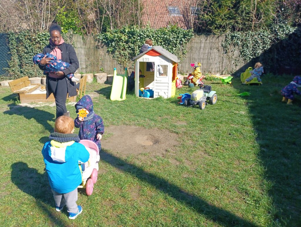 Jardin micro-crèche Max & Oli Gondecourt